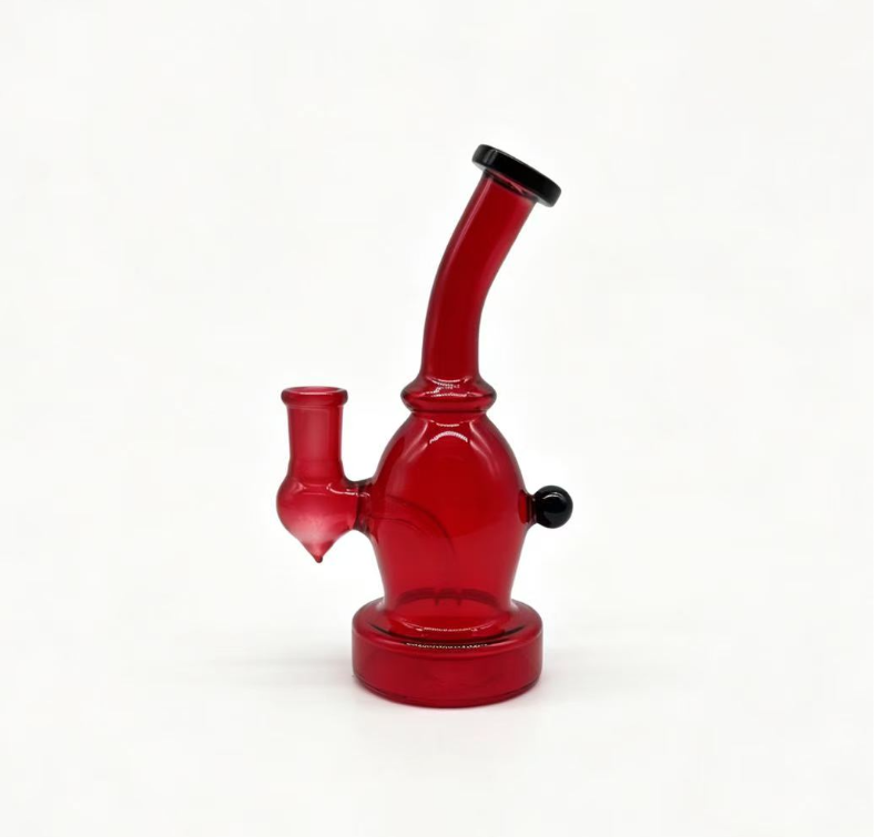 Red spray-colored process glass, moderate in size, full of charm, convenient to carry, smooth and comfortable smoking.