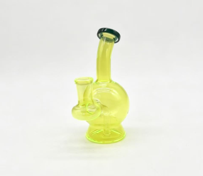 Fluorescent green glass ball, compact and easy to carry, with a strong grip feel, smooth and comfortable smoking. thumbnail 2